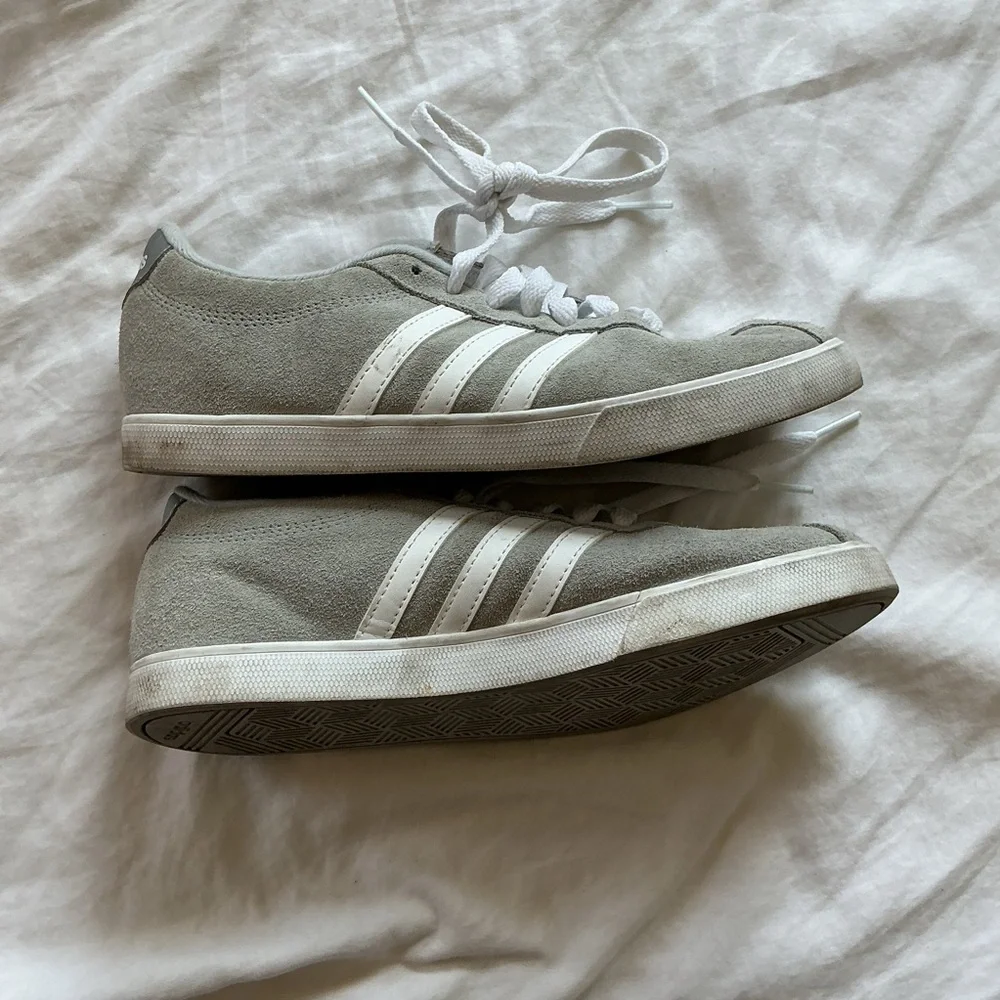 Adidas Courtset Womens Shoes AW4209 Lace Up Low Top Gray Sneaker Size 6 Running - Picture 4 of 8